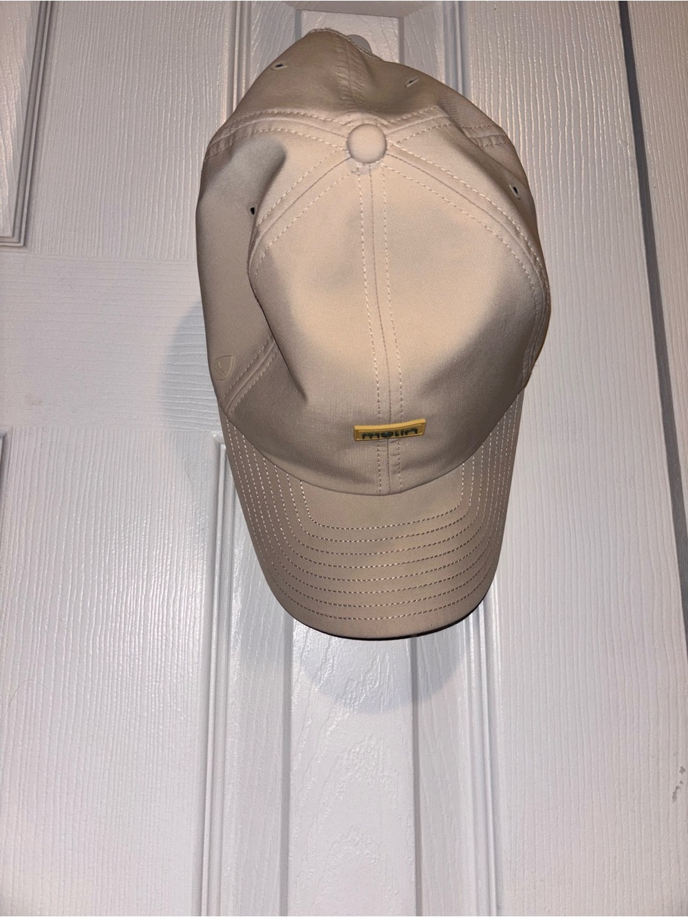 Melin Legend Hydro Cap with Small Gold Accent